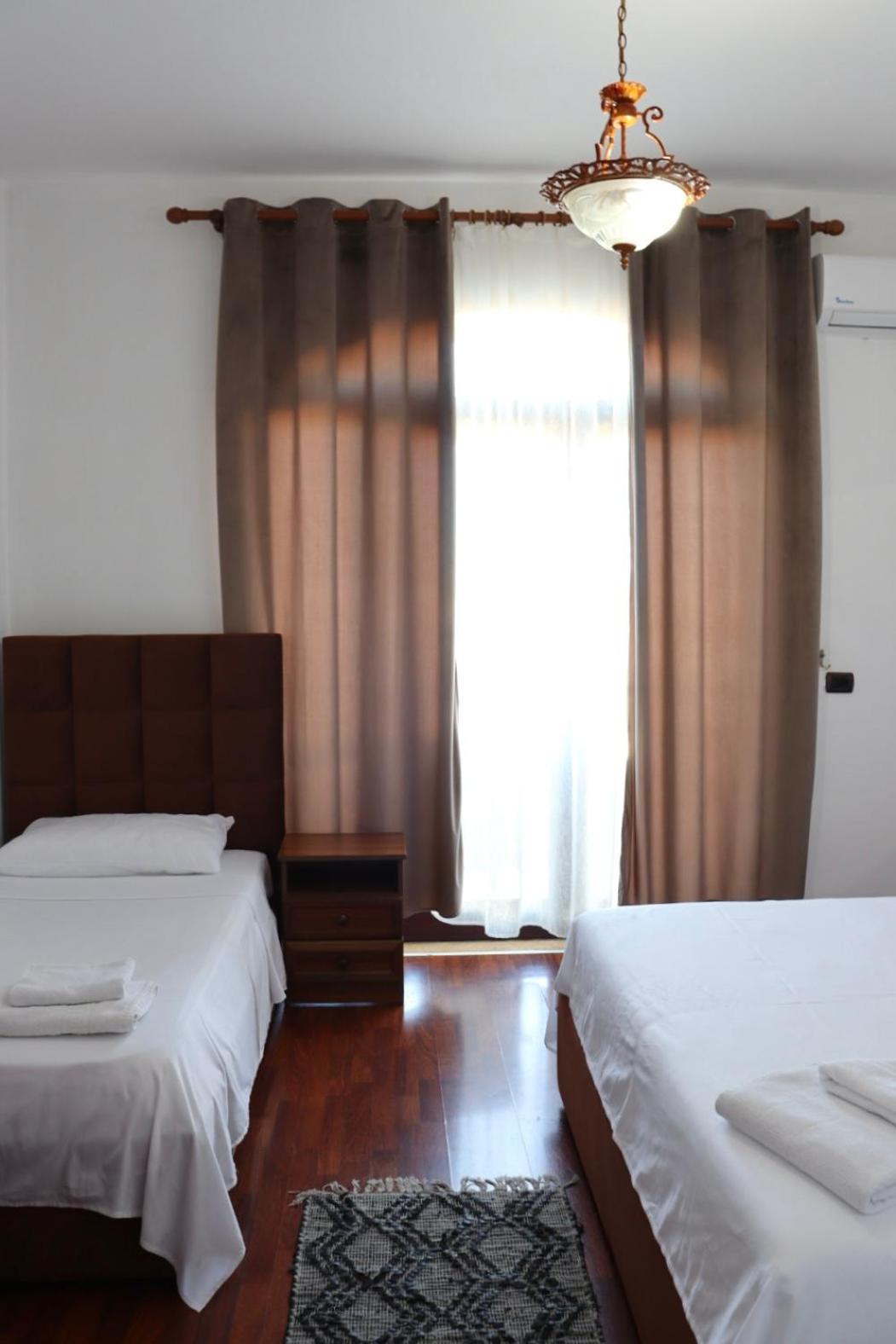Grand Hotel กรูเยอ ภายนอก รูปภาพ